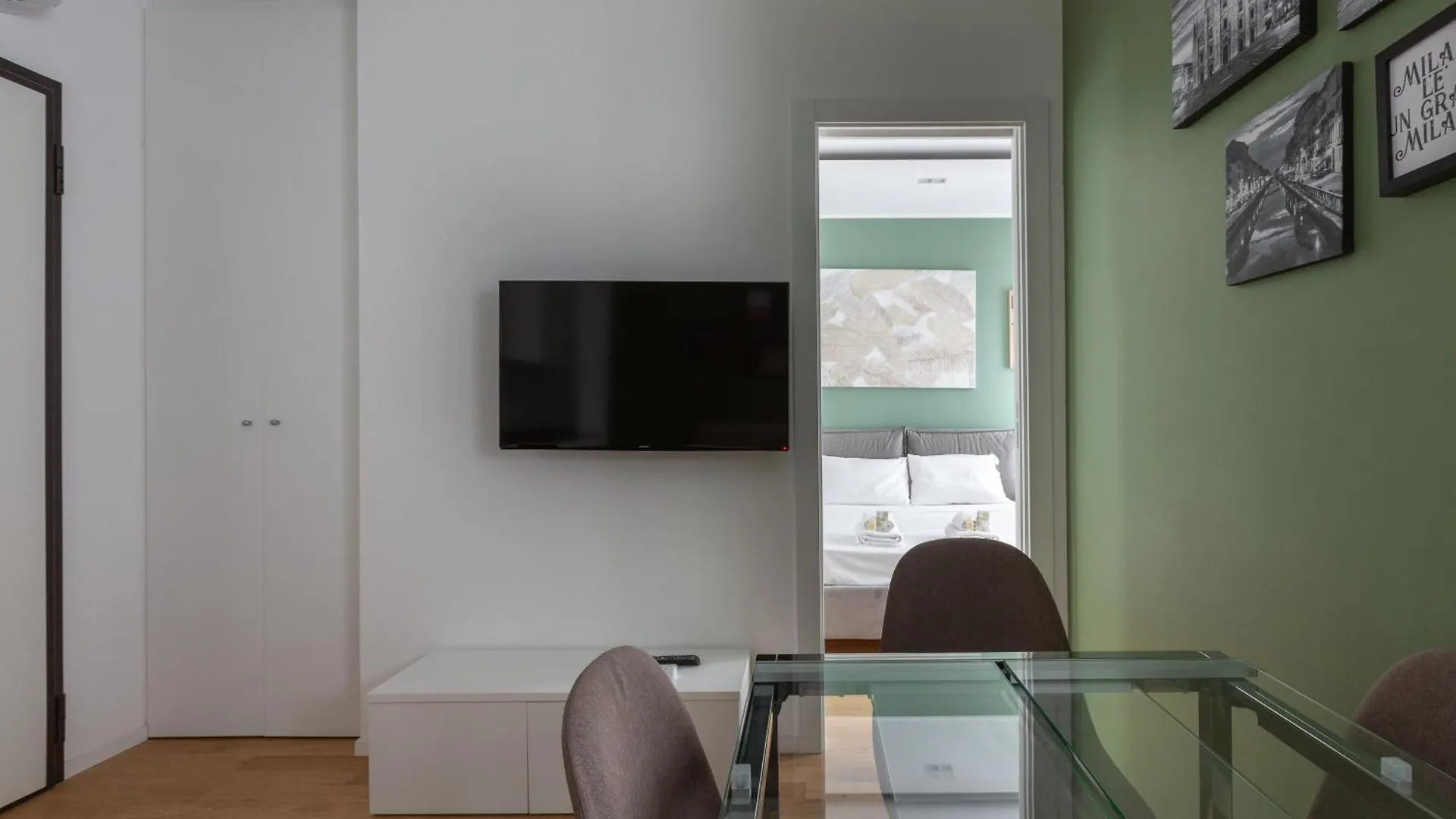 Corso Sempione Modern Flat Apartment Milan