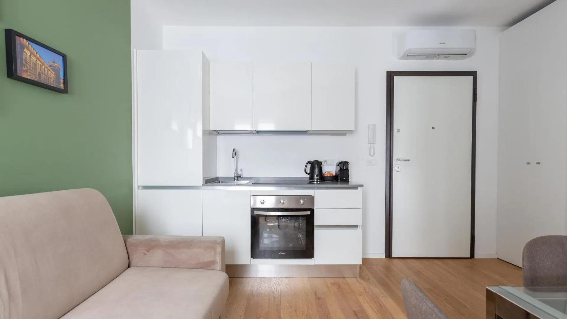 Corso Sempione Modern Flat Apartment Milan