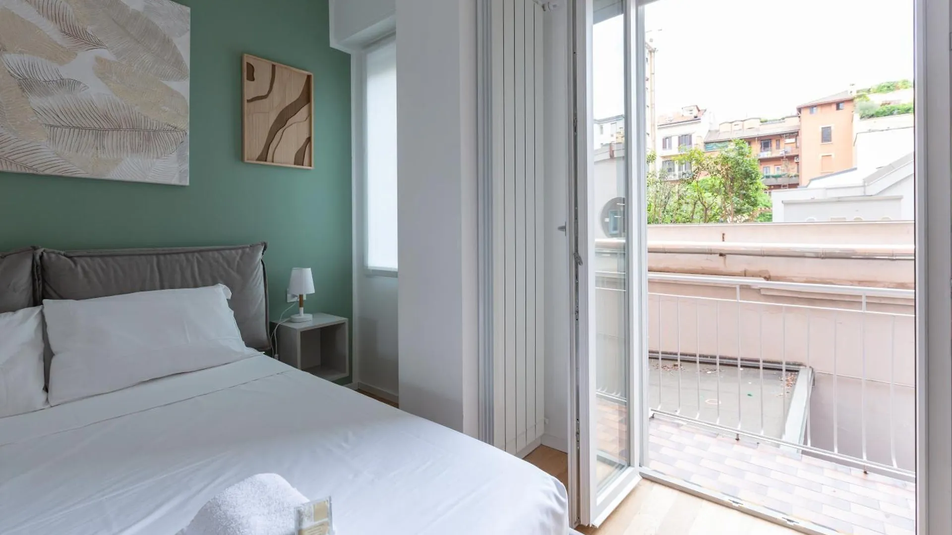 Corso Sempione Modern Flat Apartment Milan